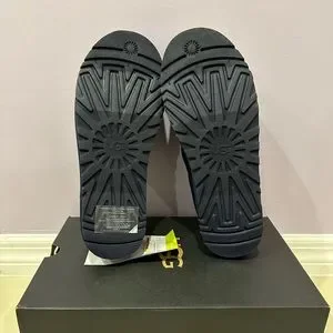 UGG | Shoes | Nib Ugg Tasmin Mens Puffy Quilted Slippers  display picture 2